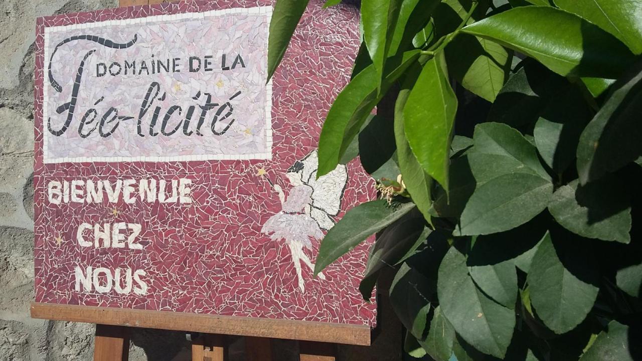 Domaine De La Fee-Licite Hotel Jullie Exterior photo